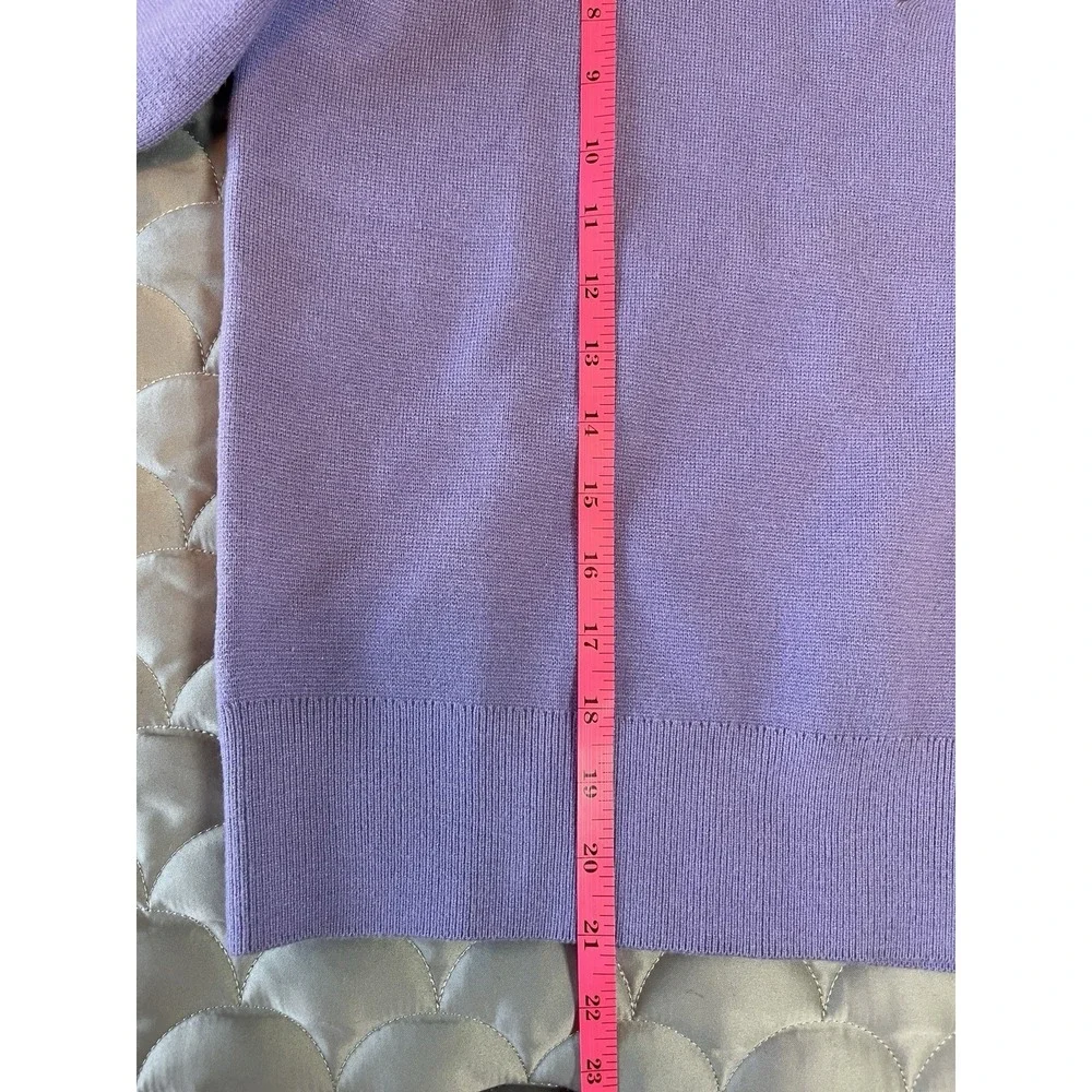 Ann Taylor Knit V-Neck Short Puff Sleeve Pullover Sweater Lilac Medium Career - Picture 2 of 5